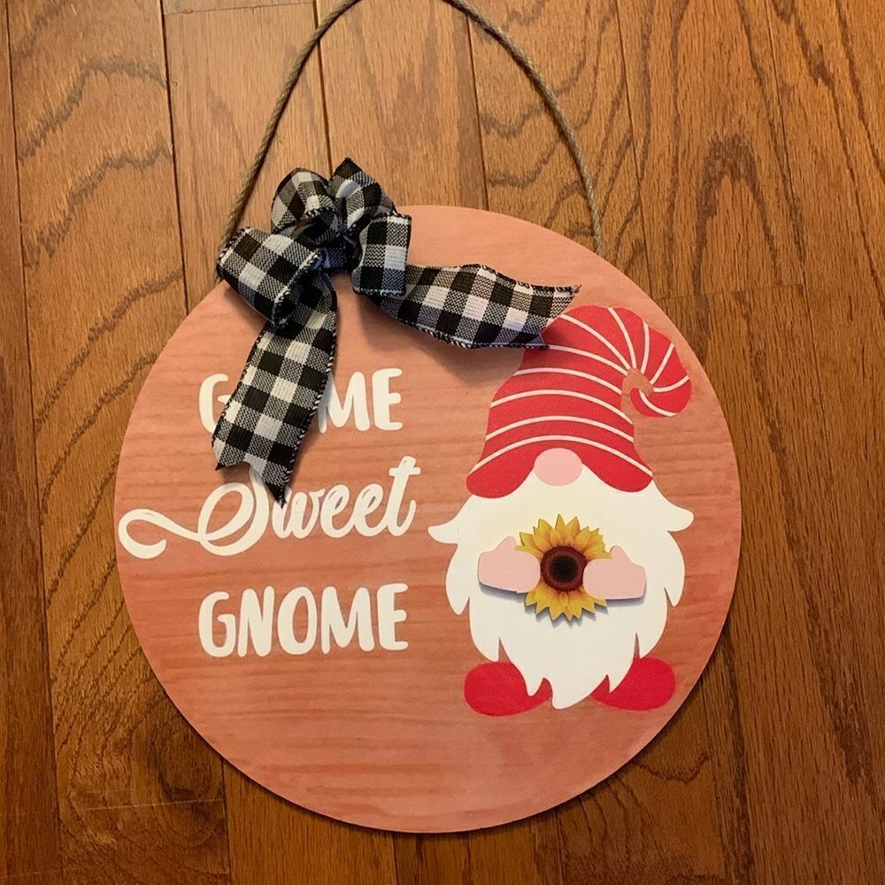 GNOME door hanger with ten interchangeable seasonal add-ons